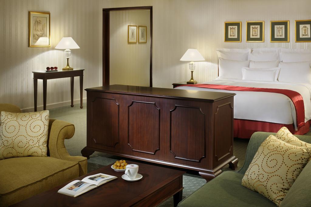 The Bristol Hotel Dubaj Szoba fotó