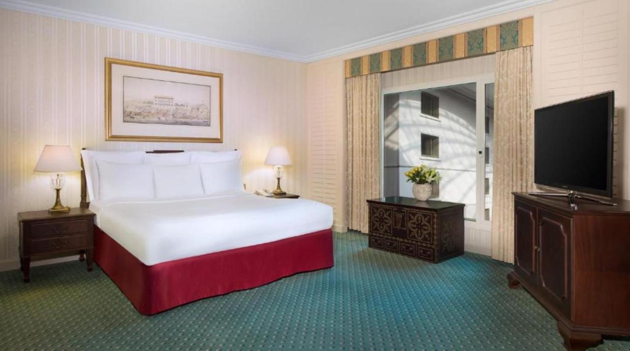 The Bristol Hotel Dubaj Kültér fotó