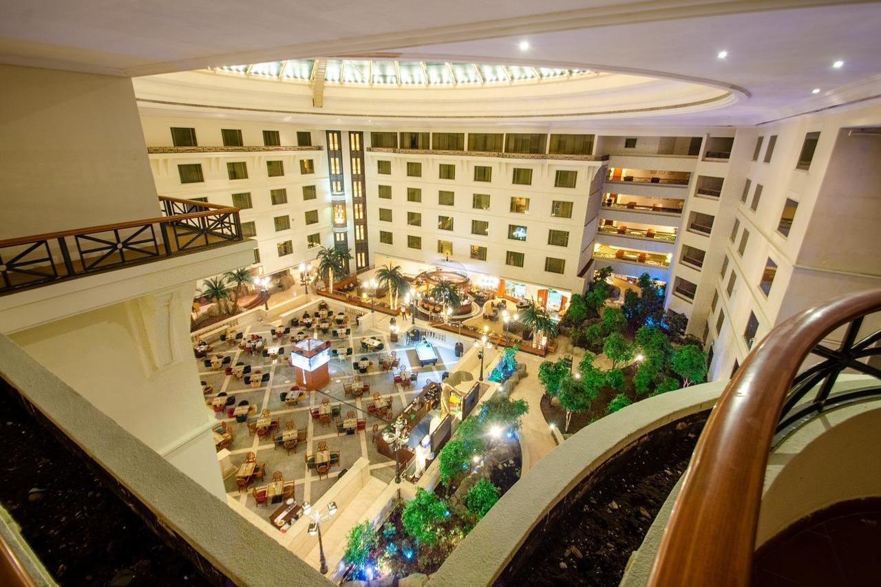 The Bristol Hotel Dubaj Kültér fotó