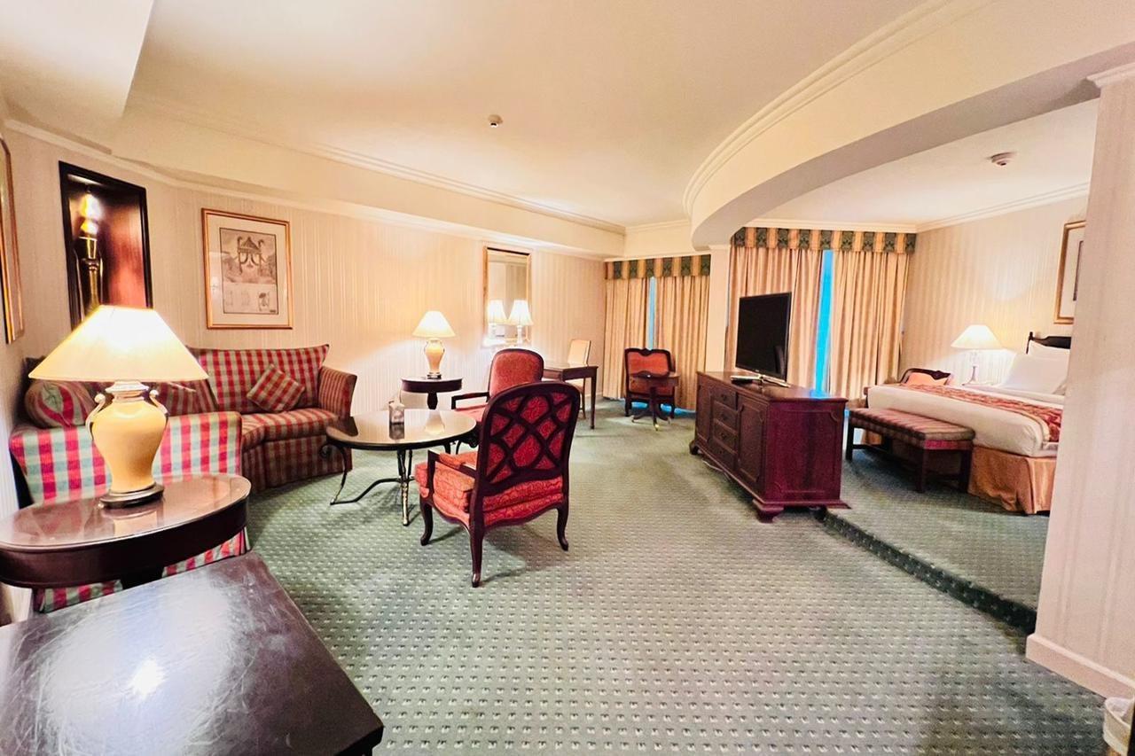 The Bristol Hotel Dubaj Kültér fotó