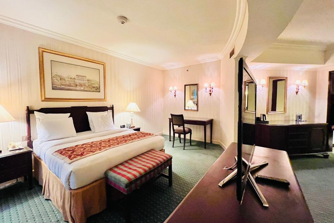 The Bristol Hotel Dubaj Kültér fotó