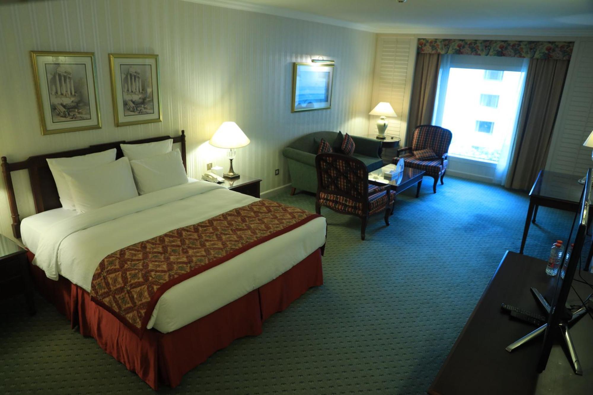 The Bristol Hotel Dubaj Kültér fotó