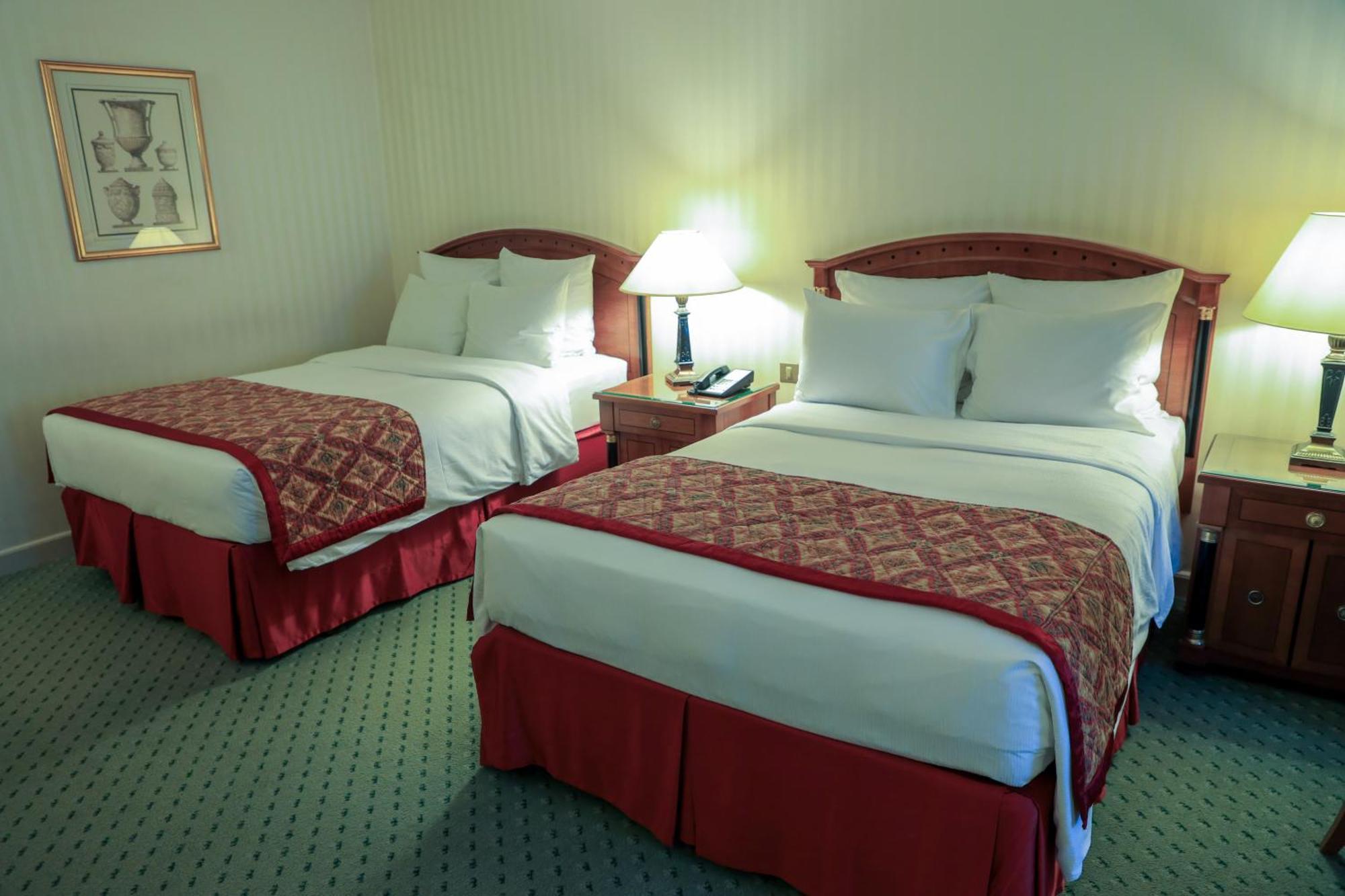 The Bristol Hotel Dubaj Kültér fotó