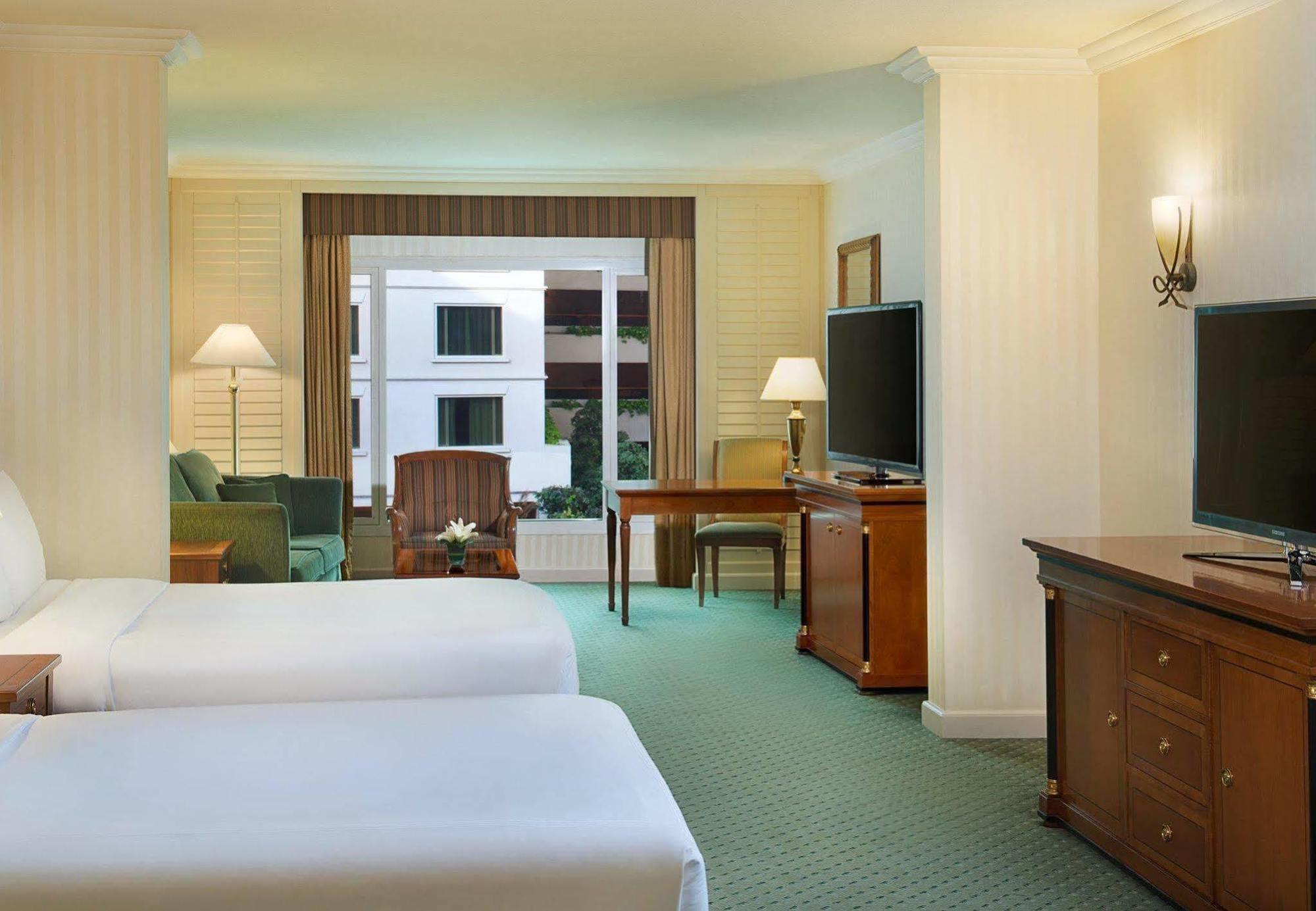 The Bristol Hotel Dubaj Kültér fotó