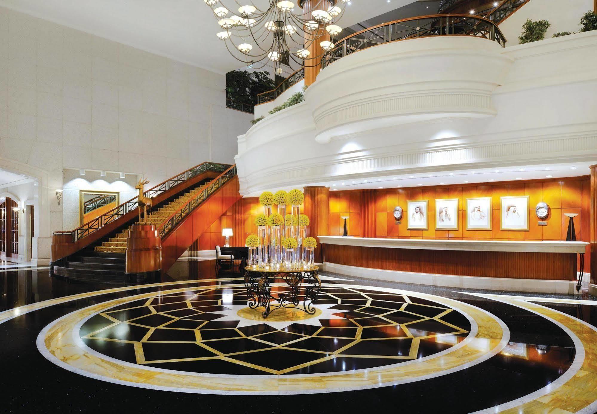The Bristol Hotel Dubaj Kültér fotó