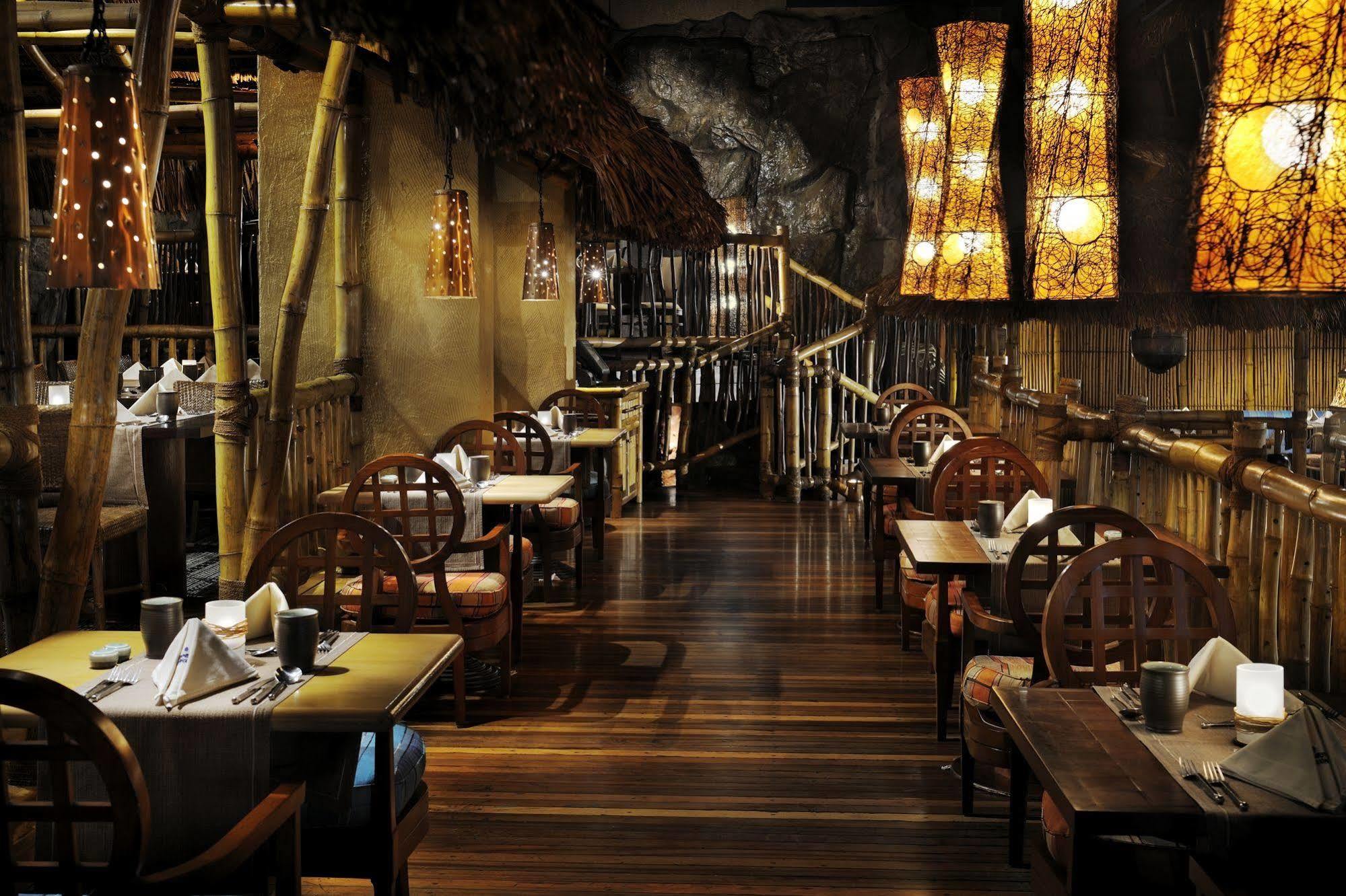 The Bristol Hotel Dubaj Kültér fotó