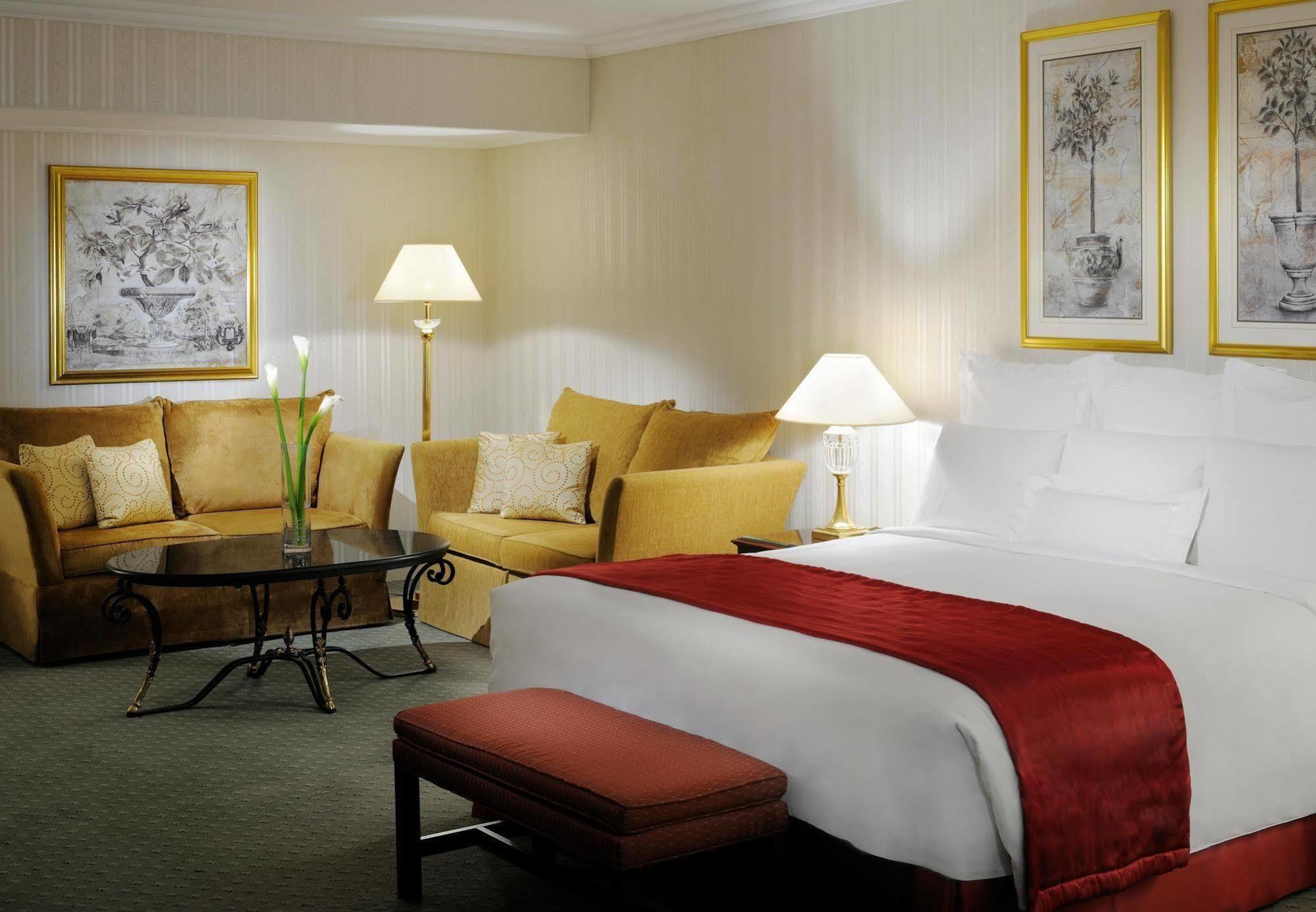 The Bristol Hotel Dubaj Szoba fotó